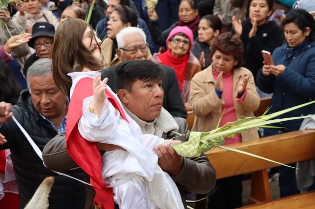 ALCALDE DAMAS PARTICIPA EN CELEBRACIÓN DE DOMINGO DE RAMOS