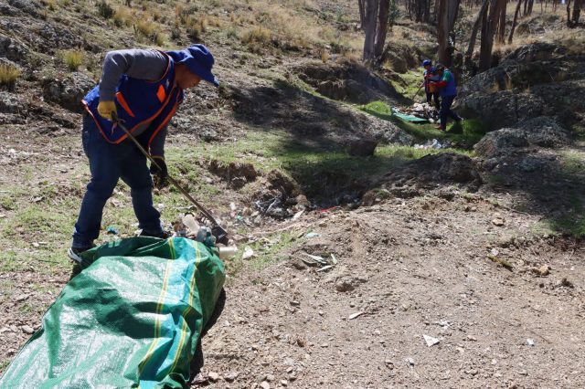 MUNICIPALIDAD DE CHILCA REFUERZA LIMPIEZA EN ZONA DEL CEMENTERIO DE HUICHO CRUZ