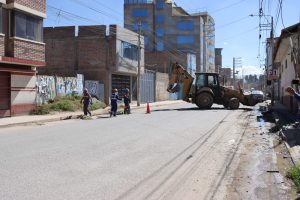 REALIZAN LIMPIEZA VIAL EN JR. RIVA AGUERO DE CHILCA