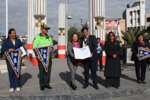 RECONOCEN A DIRECTORES POR EL DÍA DEL MAESTRO EN CHILCA