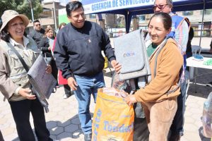 Chilca Recicla y Transforma recolecta media tonelada de botellas reciclables en exitosa jornada ambiental