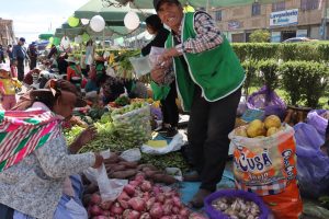 FERIA DE LOS MIÉRCOLES SIGUE CRECIENDO TRAS DIEZ AÑOS EN CHILCA